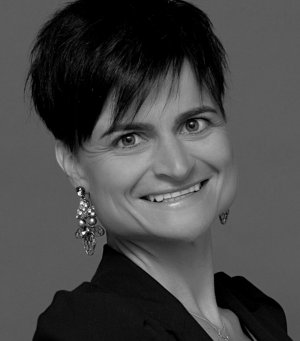Claudia Rier Claudia Rier